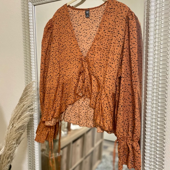 🛍 New Plus Cheetah Blouse - Picture 7 of 9